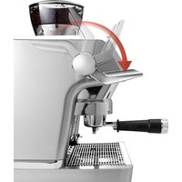 Рожковая кофеварка DeLonghi La Specialista EC 9335.M - Превью изображения №9 — Интернет-магазин 55texno.by