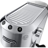 Рожковая кофеварка DeLonghi Dedica EC 685.M - Превью изображения №3 — Интернет-магазин 55texno.by