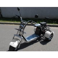 Электроскутер Yakama AP-H0003G (черный) - Превью изображения №5 — Интернет-магазин 55texno.by